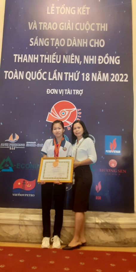 Bạn Nguyễn Thị Như An nhận giải ba Cuộc thi Sáng tạo thanh thiếu niên nhi đồng toàn quốc vừa được tổ chức.