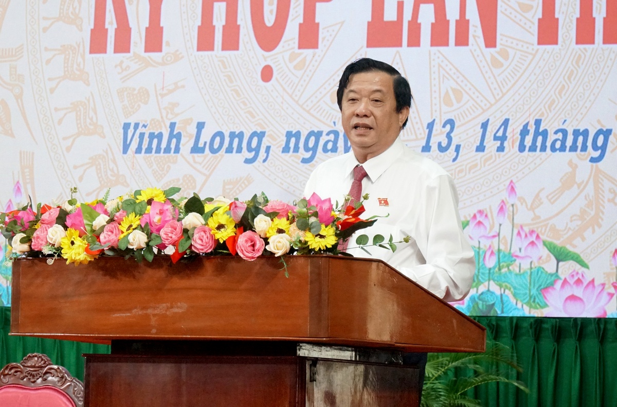 Ông Bùi Văn Nghiêm - Ủy viên BCH Trung ương Đảng, Bí thư Tỉnh ủy, Chủ tịch HĐND tỉnh phát biểu khai mạc kỳ họp.