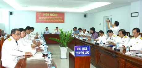 Đại biểu tham dự hội nghị tại điểm cầu Cục Thuế Vĩnh Long.