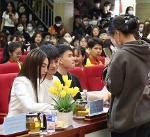 Sinh viên Trường ĐH Cửu Long giao lưu cùng Hoa hậu Nguyễn Thúc Thùy Tiên