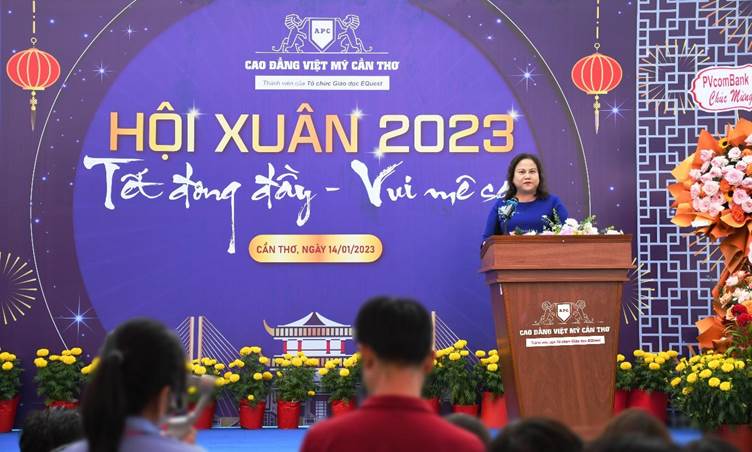  Bà Trần Thị Xuân Mai, Giám đốc Sở LĐ-TB&XH phát biểu tại ngày Hội