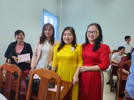  Phó Chủ tịch UBND tỉnh Nguyễn Thị Quyên Thanh chúc tết y, bác sĩ đầu năm mới.