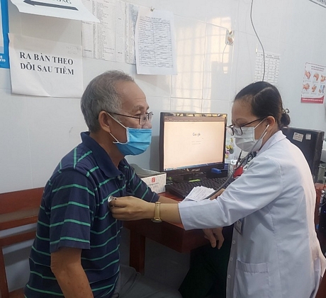 107 trạm y tế trên địa bàn Vĩnh Long đều có bác sĩ khám điều trị bệnh.
