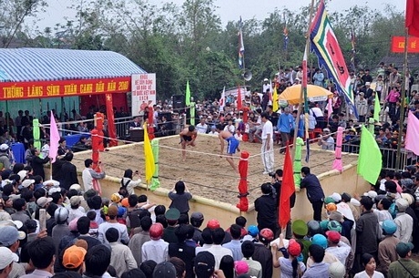 Hội vật làng Sình về cơ bản cũng áp dụng theo nguyên tắc của luật thi đấu vật dân tộc. Ảnh: Bộ VHTTDL Việt Nam