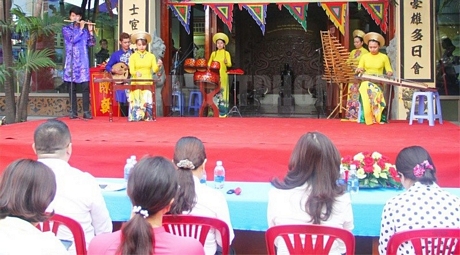  Nhắc đến lễ hội xuân đầu năm không thể không nhắc tới hội đền Đức Thánh Trần ở TPHCM. Ảnh: Thành Ủy TPHCM 