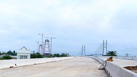  Cầu Mỹ Thuận 2 đang khẩn trương thi công.