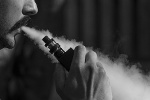 Hút thuốc lá điện tử và truyền thống: Tác động có hại như nhau cho DNA