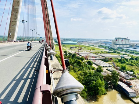 TX Bình Minh với địa thế thuận lợi cả giao thông thủy, bộ và đường hàng không.