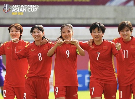  Thùy Trang (8) cùng đội tuyển bóng đá nữ Việt Nam ăn mừng tại Asian Cup 2022 - Ảnh: AFC