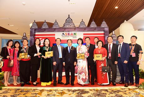 Du lich: Du lịch Việt Nam vinh dự có 14 đơn vị đạt giải thưởng Du lịch ASEAN 2023. Ảnh: TITC