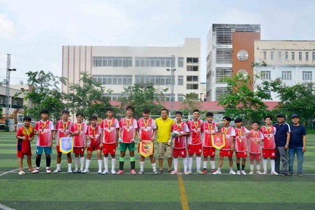 Đội Trường THCS Nguyễn Trãi 1 nhận giải nhất.