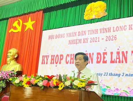 Đồng chí Bùi Văn Nghiêm - Ủy viên BCH Trung ương Đảng, Bí thư Tỉnh ủy, Chủ tịch HĐND tỉnh phát biểu khai mạc kỳ họp.