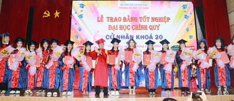 Trường ĐH Cửu Long đã khen thưởng cho 109 sinh viên có thành tích cao trong học tập và rèn luyện.