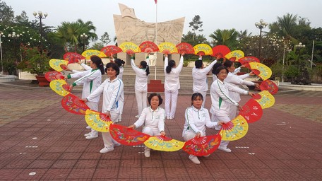 Trung tâm VH- TT của huyện là điểm tập luyện của CLB thể dục dưỡng sinh huyện Tam Bình.