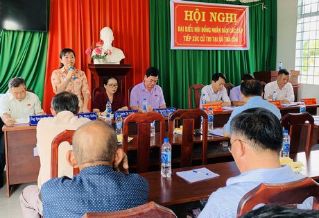 Bà Lê Thị Thuý Kiều- Phó Chủ tịch HĐND tỉnh giải trình và ghi nhận những vấn đề cử tri quan tâm