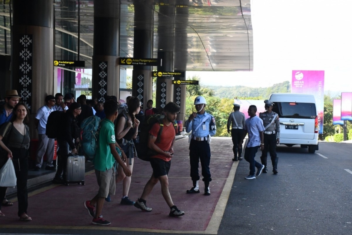 Lượng khách du lịch quốc tế tăng mạnh sau khi các hạn chế COVID-19 được dỡ bỏ tại Indonesia. Ảnh: Sân bay Labuan bajo