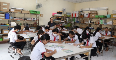 Trường THCS Nhơn Bình chỉ có 6 lớp học với hơn 150 học sinh, chưa đạt quy mô tối thiểu.
