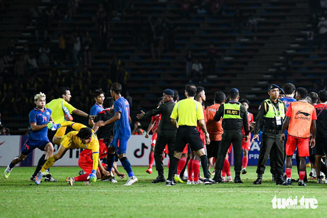 Hình ảnh hỗn chiến giữa U.22 Indonesia và U.22 Thái Lan ở trận chung kết môn bóng đá nam SEA Games 32.Ảnh: TTO