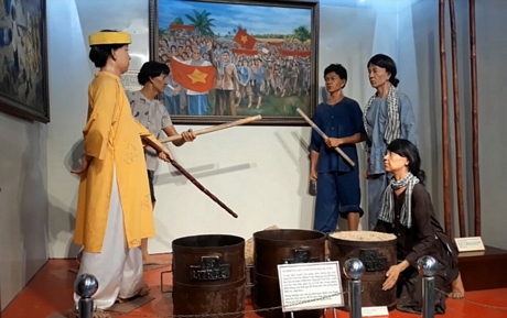Mô hình minh họa sự kiện đấu tranh của nông dân chống lại địa chủ Nguyễn Văn Yên.