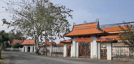 Nhà truyền thống Đảng bộ tỉnh gắn với thiết chế đình làng và Trung tâm Văn hóa- Thể thao xã Vĩnh Xuân.