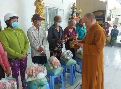 Giáo hội Phật giáo Việt Nam tỉnh cùng tăng ni, phật tử luôn gắn liền với các hoạt động vì quê hương giàu đẹp.