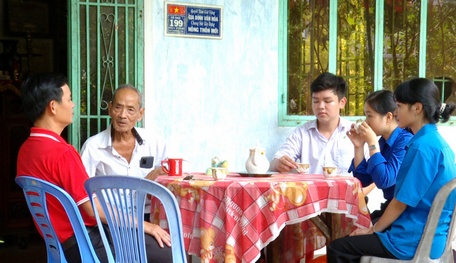 Những câu chuyện bên bàn trà về Anh hùng Lực lượng vũ trang nhân dân giải phóng Lưu Văn Liệt.