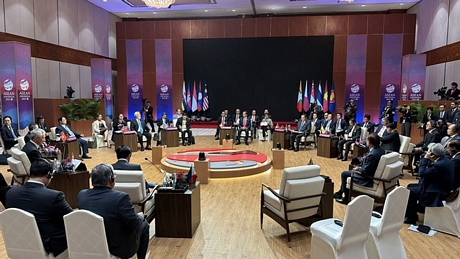 Thủ tướng Chính phủ Phạm Minh Chính cùng Lãnh đạo các nước ASEAN dự phiên họp hẹp trao đổi về các vấn đề quốc tế và khu vực - Ảnh: VGP