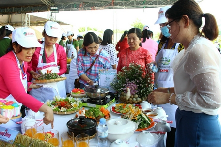 Hội thi “Mâm cơm ngon, bổ dưỡng từ vườn nhà” giới thiệu những nét văn hoá ẩm thực độc đáo của từng địa phương.