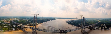 Cầu Mỹ Thuận 2 đang giai đoạn nước rút hợp long nhịp chính. Ảnh: N.KHÁNH