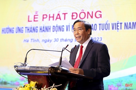 Chủ tịch Trung ương Hội Người cao tuổi Việt Nam Nguyễn Thanh Bình phát biểu khai mạc lễ phát động.