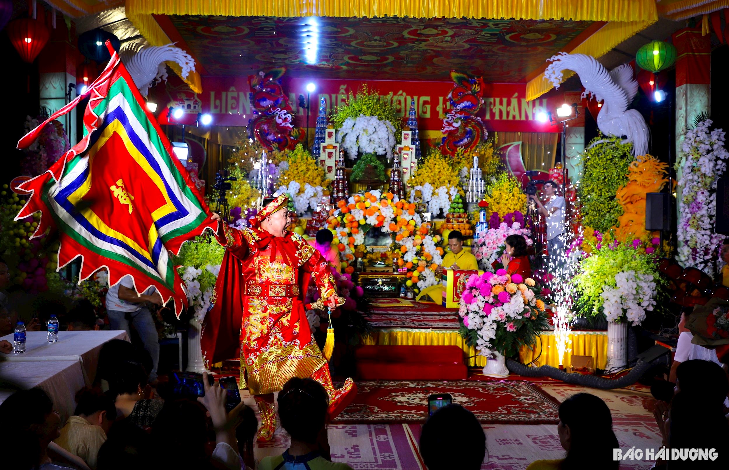 Liên hoan diễn xướng hầu Thánh tại Lễ hội mùa thu Côn Sơn - Kiếp Bạc năm 2023 mang đậm chất văn hoá dân gian, góp phần thu hút du khách về với lễ hội