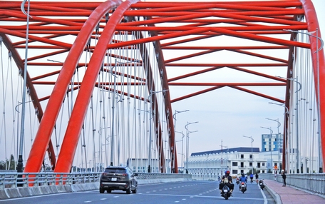 Nguồn đầu tư nhà nước là nguồn vốn “mồi” để thu hút các nguồn lực xã hội. Ảnh: TRẦN PHƯỚC