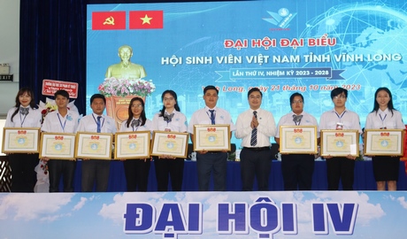 Trung ương Hội Sinh viên Việt Nam khen các tập thể, cá nhân có thành tích xuất sắc trong công tác hội và phong trào sinh viên giai đoạn 2018-2023
