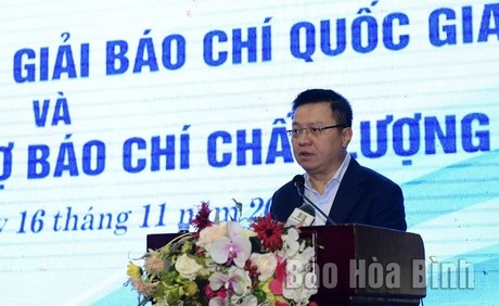 Đồng chí Lê Quốc Minh, Ủy viên BCH T.Ư Đảng, Phó Trưởng Ban Tuyên giáo Trung ương, Tổng Biên tập Báo Nhân Dân, Chủ tịch Hội Nhà báo Việt Nam phát biểu khai mạc hội nghị.