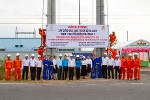 Công ty Điện lực Vĩnh Long gắn biển hoàn thành công trình điện