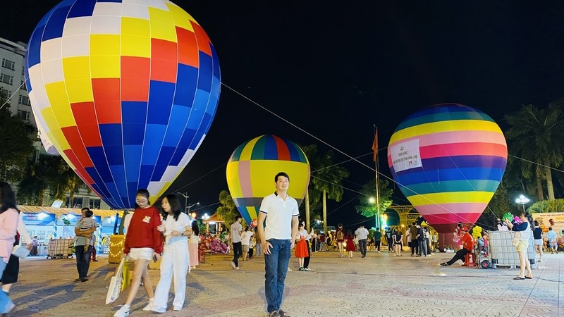 Ngày hội còn là dịp để các đơn vị, doanh nghiệp giao lưu, trưng bày và quảng bá các sản du lịch, sản phẩm làng nghề, sản phẩm tiêu biểu.