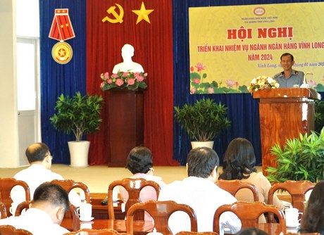  Phó Chủ tịch UBND tỉnh Đặng Văn Chính phát biểu chỉ đạo hội nghị triển khai nhiệm vụ ngành ngân hàng Vĩnh Long năm 2024.
