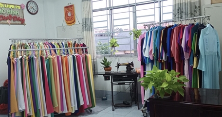  Mô hình “Áo dài 0 đồng” được đặt tại văn phòng Hội LHPN Phường 9, trụ sở UBND Phường 9 (TP Vĩnh Long).