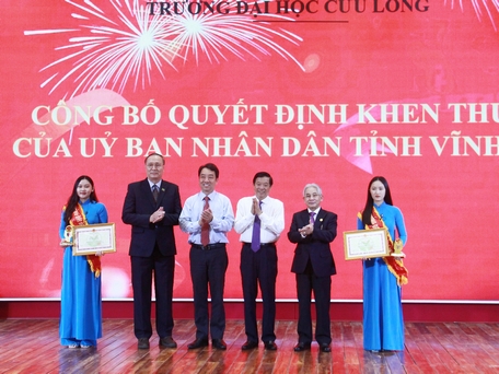 Trong năm, nhiều tập thể và cá nhân có thành tích xuất sắc trong công tác của trường được nhận bằng khen của UBND tỉnh Vĩnh Long.