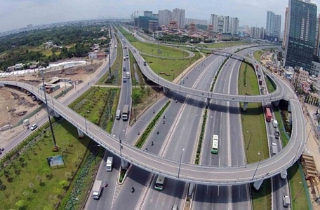 Trong những năm qua, việc đầu tư, phát triển hạ tầng giao thông đã được thúc đẩy, tạo đà quan trọng để năm 2024 và thời gian tới bước vào giai đoạn tăng tốc.  ẢNH: Báo điện tử Chính phủ