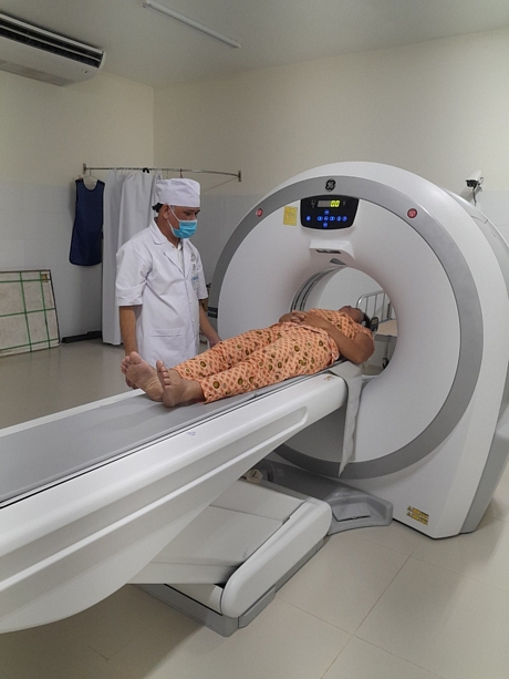 TTYT huyện được tỉnh đầu tư 1 số thiết bị y tế hiện đại như máy CT nên TT  thực hiện 1 số kỹ thuật cận lâm sàng giúp chẩn đoán và điều trị tại chỗ cho BN mà không cần chuyển tuyến trên.