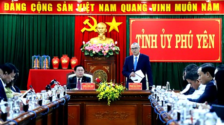 Bí thư Tỉnh ủy Phạm Đại Dương phát biểu giải trình một số vấn đề đoàn công tác của Quốc hội và Chính phủ quan tâm.