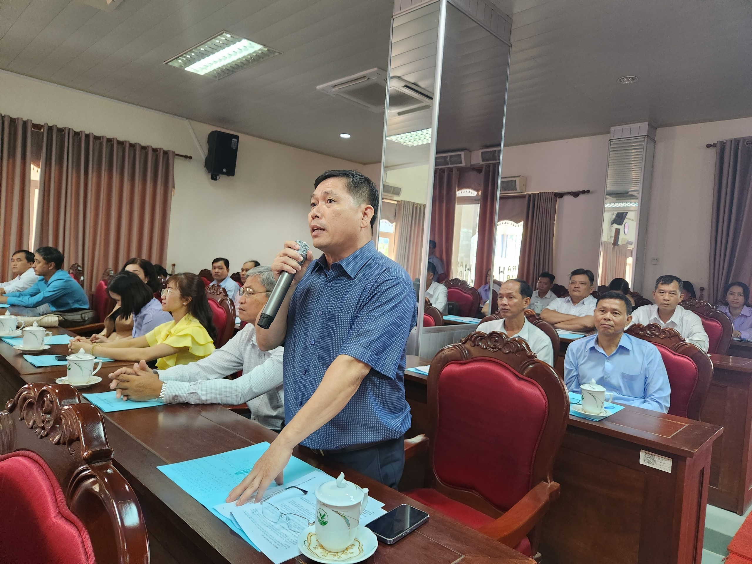 BS.CK 2 Nguyễn Hữu Phước- Giám đốc TTYT TX Bình Minh phát biểu tại hội nghị.