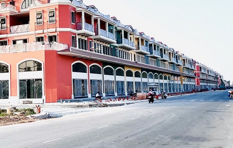 Huy động nguồn lực từ các doanh nghiệp, người dân… để đầu tư xây dựng phát triển nhà ở.