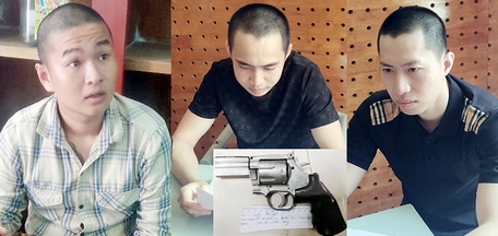 Từ trái sang: Phong, Tài, Quang và khẩu súng tang vật của vụ án.