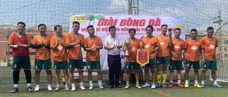 Đội bóng Ngân hàng TMCP Bưu điện Liên Việt chi nhánh Vĩnh Long giành chức vô địch.