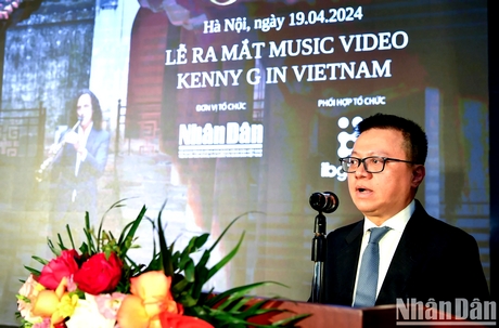 Ông Lê Quốc Minh phát biểu tại buổi ra mắt MV 