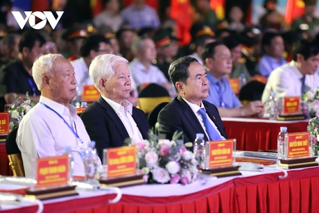 Dự chương trình có Phó Chủ tịch Thường trực Quốc hội Trần Thanh Mẫn cùng các đồng chí lãnh đạo Đảng, Nhà nước, nguyên lãnh đạo Đảng, Nhà nước.
