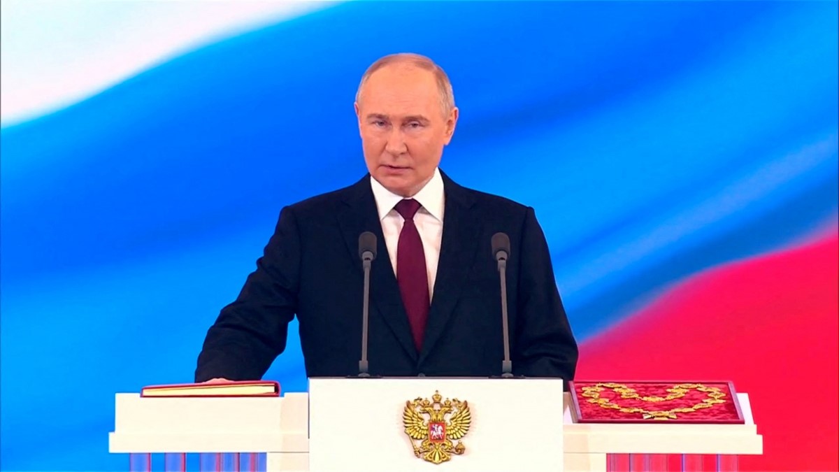 Ông Putin tuyên thệ nhậm chức Tổng thống Nga nhiệm kỳ 5. Ảnh: Reuters