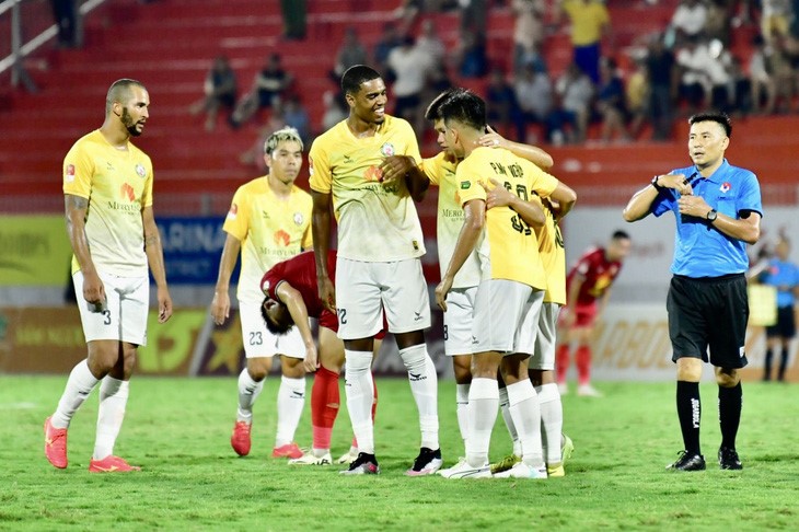 CLB Bình Định đang trong nhóm cạnh tranh ngôi vô địch V-League 2023 - 2024 - Ảnh: N.K